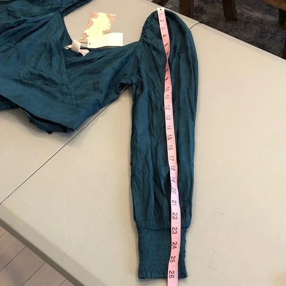 NWT Band of the Free ~ Small ~ Teal Floral Cropped Puff-Sleeve Wrap Blouse - Picture 13 of 14